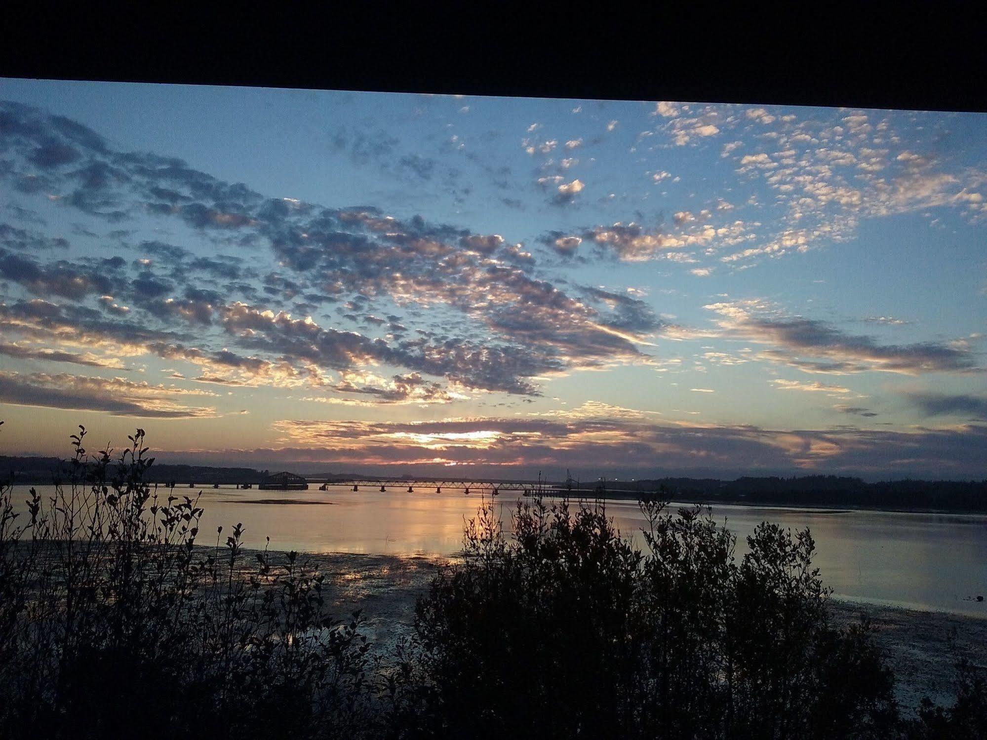 Bay Bridge Motel นอร์ธเบนด์ ภายนอก รูปภาพ